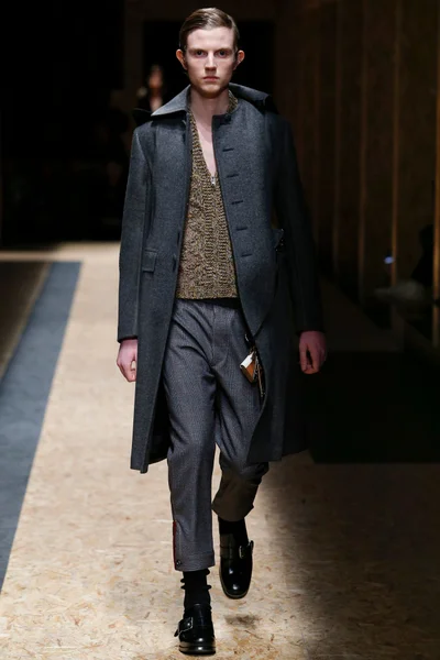 Look 44